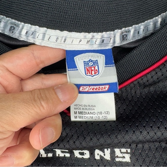 Reebok NFL Black and Red Football Jersey Atlanta Falcons Vick Kids Medium 10-12 - Picture 7 of 10